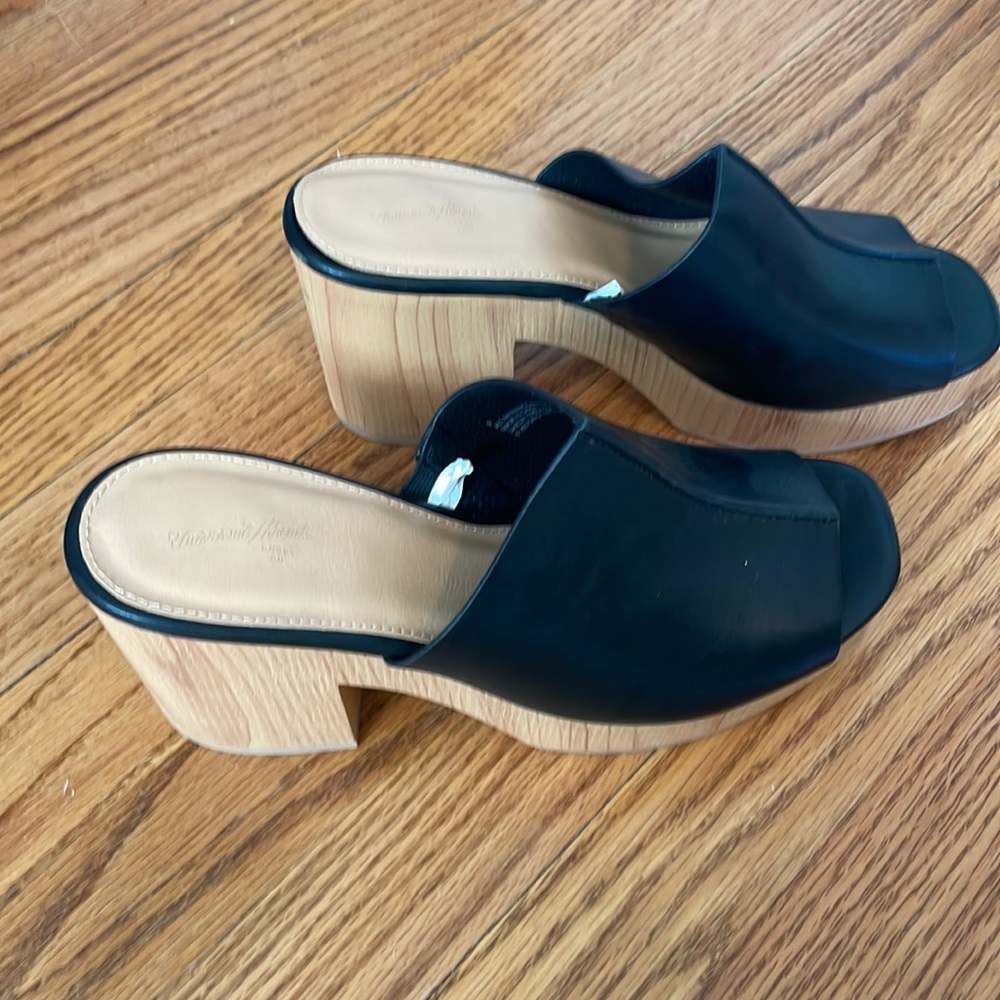 Universal Thread Black chunky heels